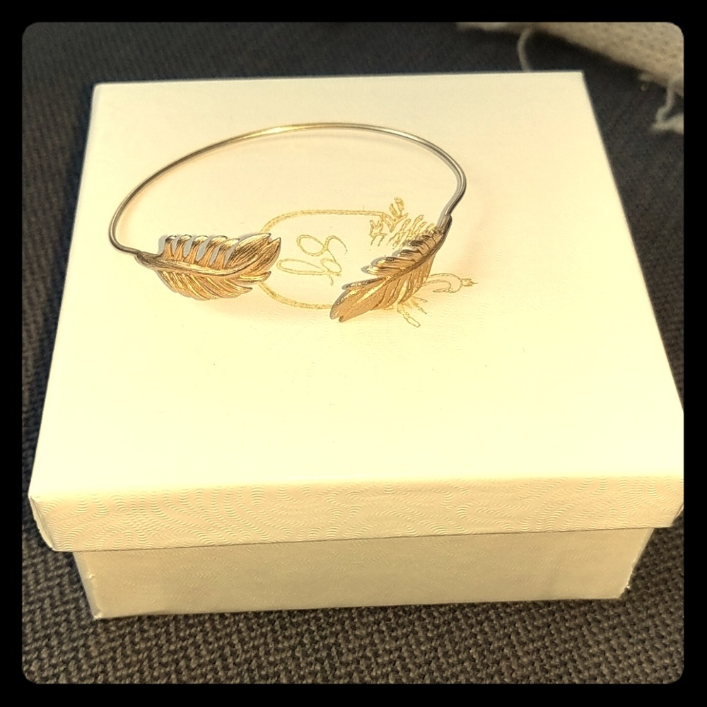 Feather gold adjustable bracelet - Picture 1 of 4